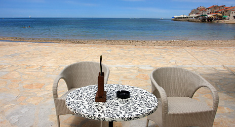 Ausblick auf Meer von Umag - Strandcafé